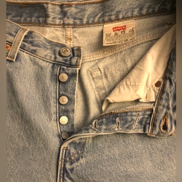 Vintage Women’s Levi's 501 Button Fly Jeans Made in USA - Picture 4 of 10